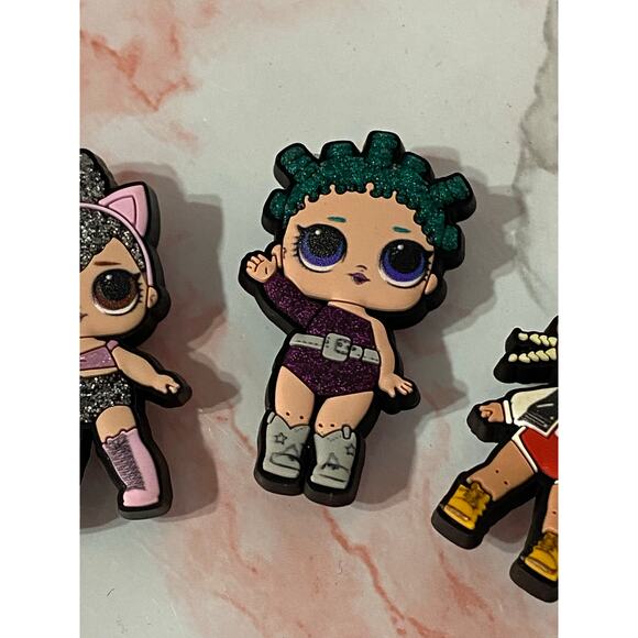 L.O.L. SURPRISE Set Of 4 JIBBITZ Girls Trendy CROCS LOL Fun Footwear Charms CUTE - Picture 3 of 6